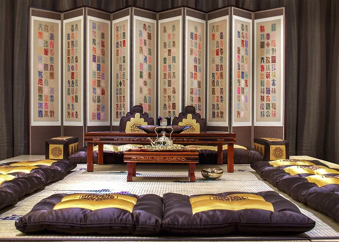 Pet Friendly hotel: Oakwood Premier Incheon